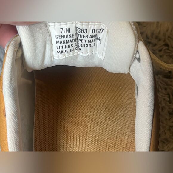 Timberland Wheat and White Sneakers Casual Size 7 1/2
Vintage - Picture 6 of 13